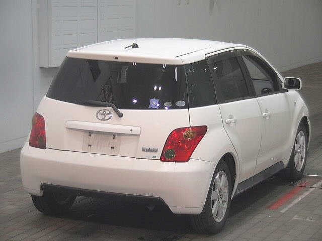 TOYOTA IST