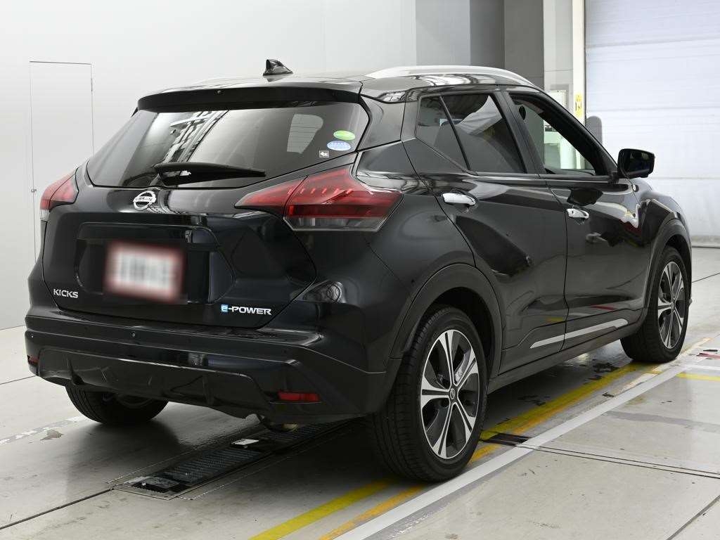NISSAN KICKS