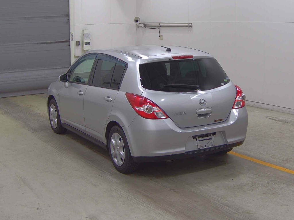 NISSAN TIIDA