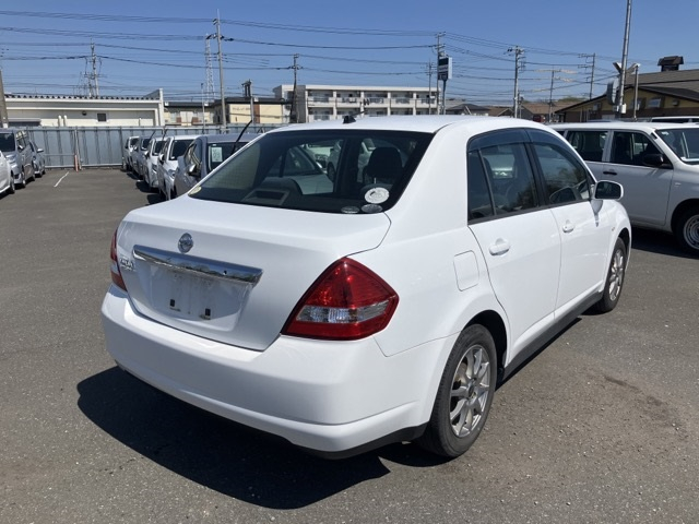 NISSAN TIIDA LATIO