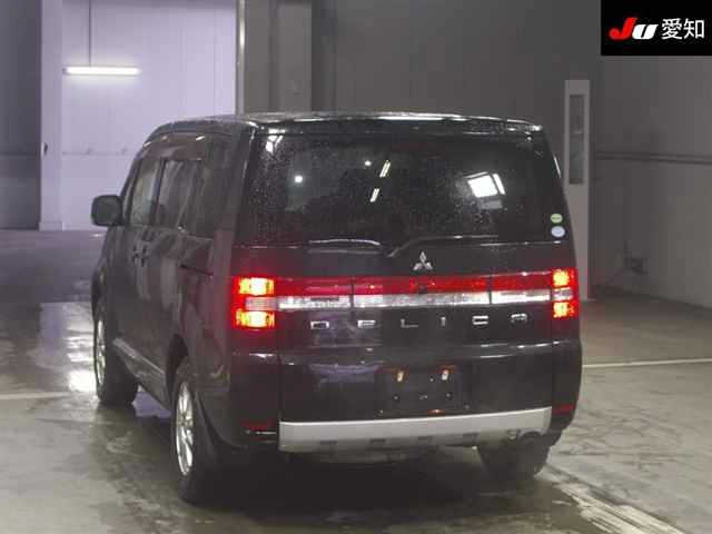 MITSUBISHI DELICA D:5