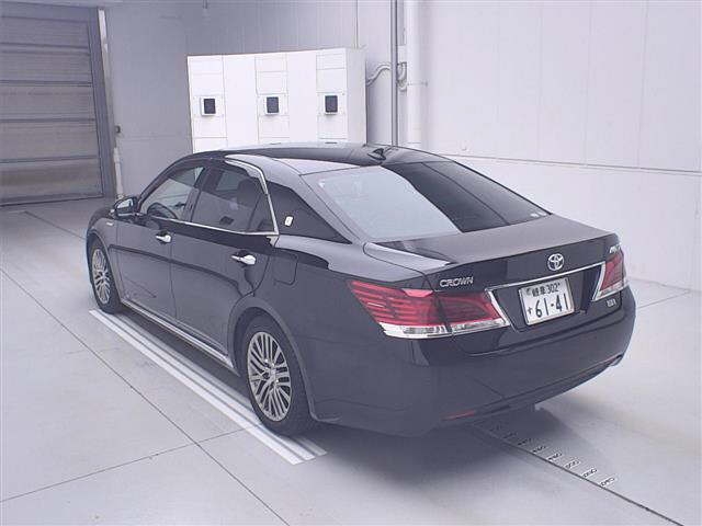 TOYOTA CROWN MAJESTA