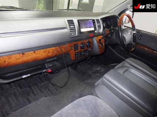 TOYOTA REGIUS ACE