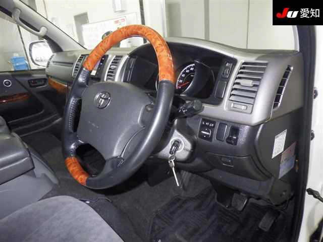 TOYOTA REGIUS ACE