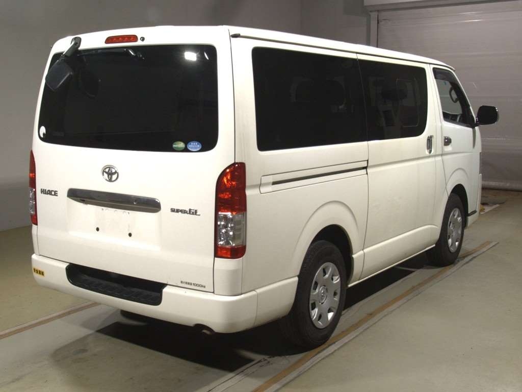 TOYOTA REGIUS ACE
