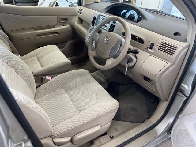 TOYOTA RAUM
