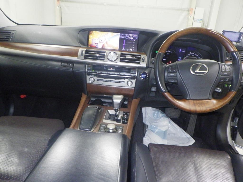 LEXUS LS600H