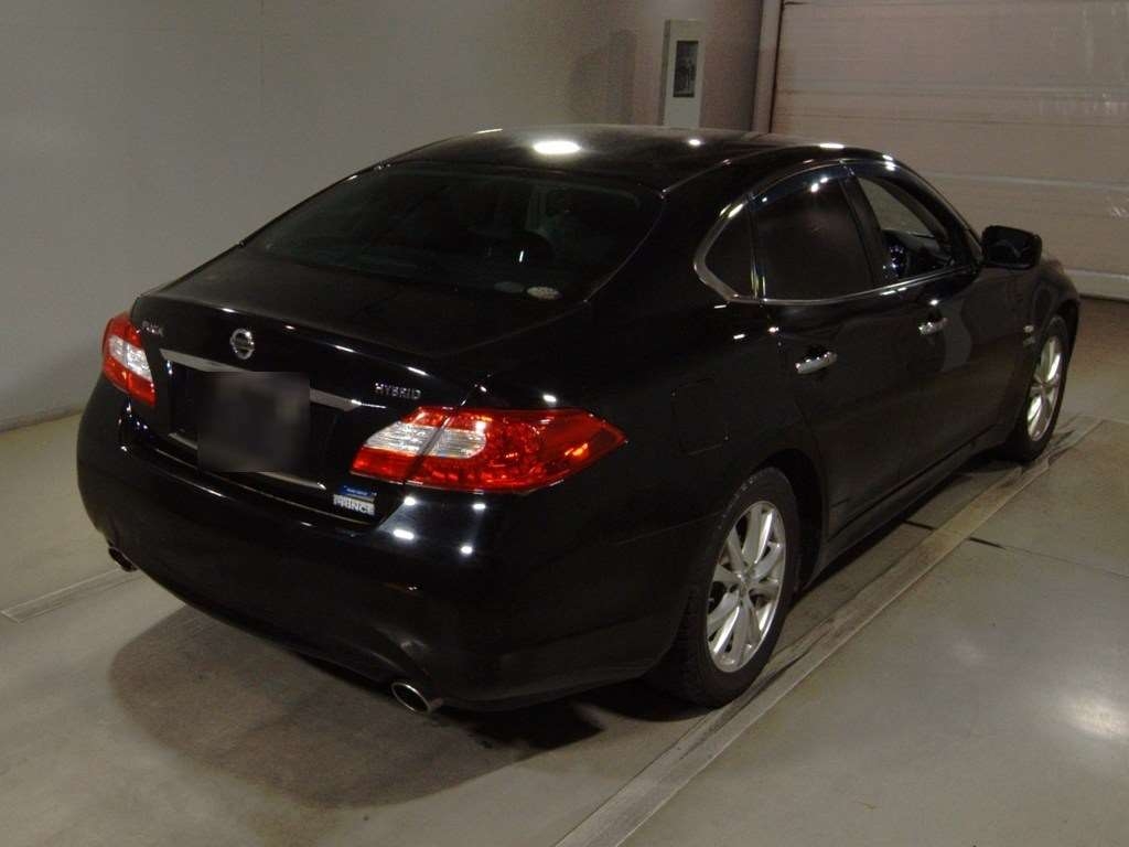 NISSAN FUGA