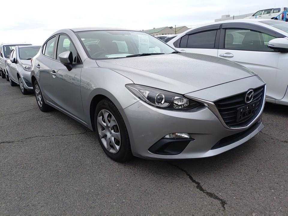 MAZDA AXELA