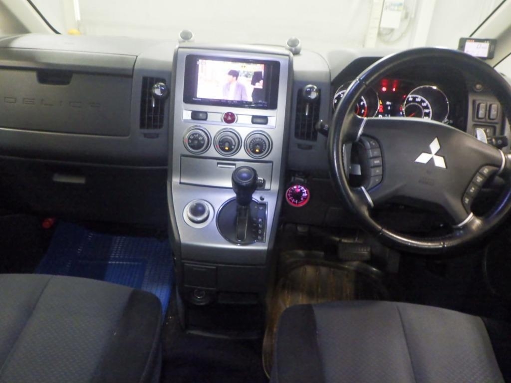 MITSUBISHI DELICA D:5