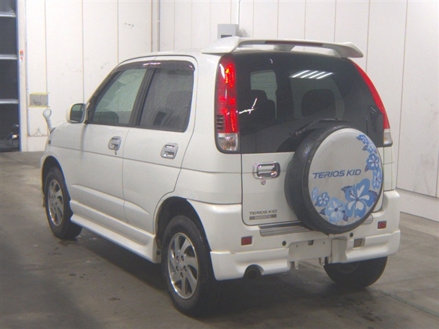DAIHATSU TERIOS KID