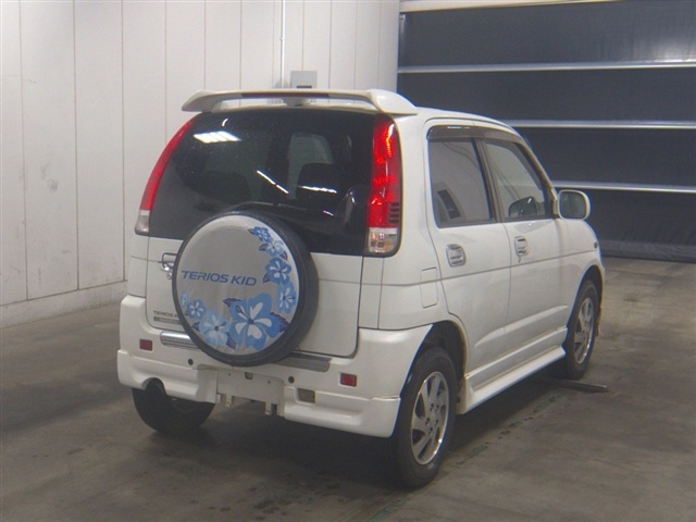 DAIHATSU TERIOS KID