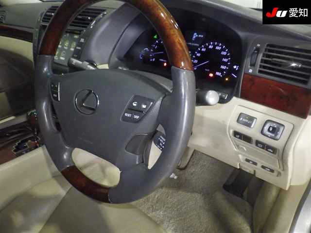 LEXUS LS600H