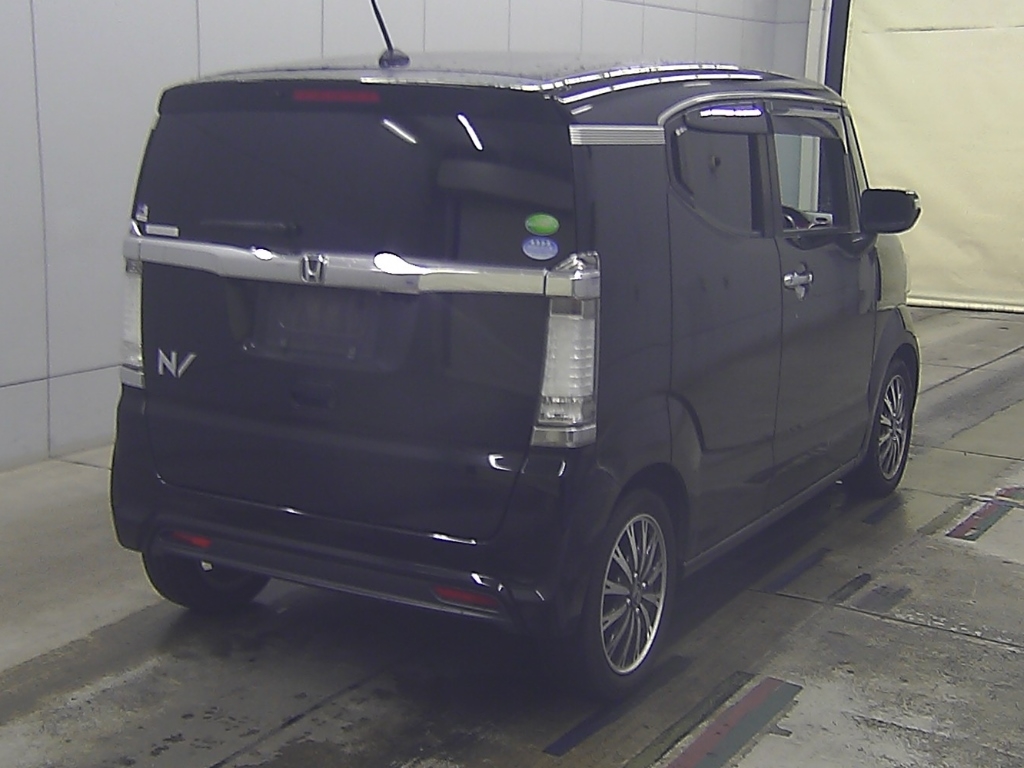 HONDA N-BOX SLASH