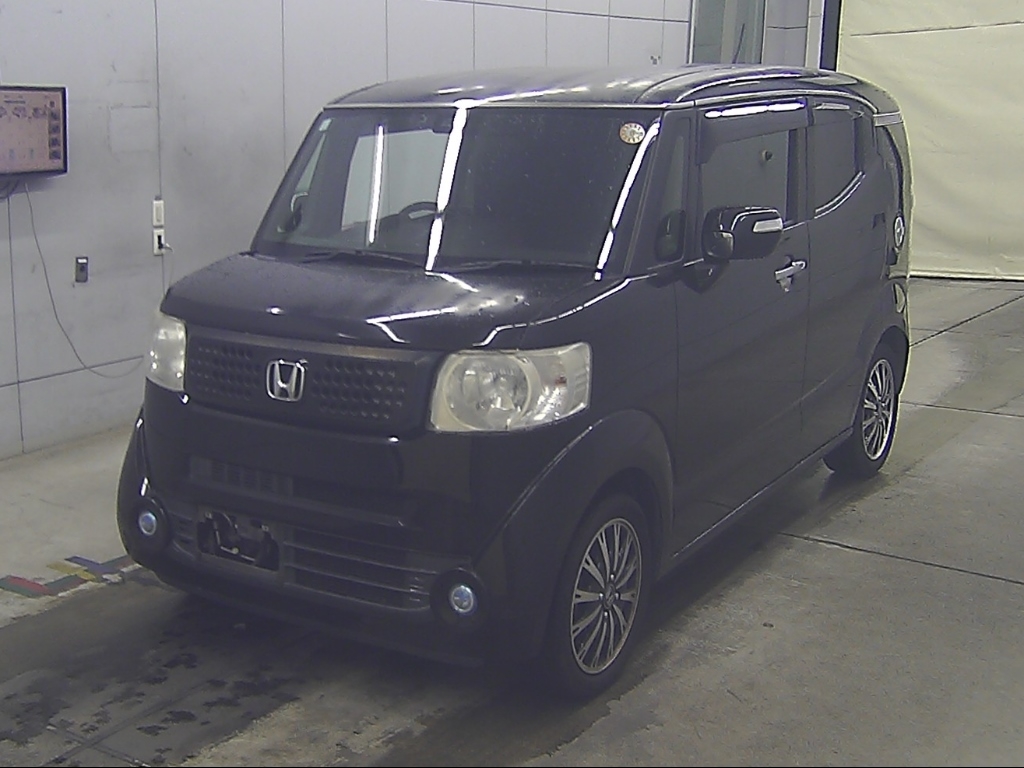 HONDA N-BOX SLASH
