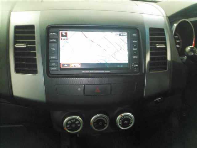 MITSUBISHI OUTLANDER
