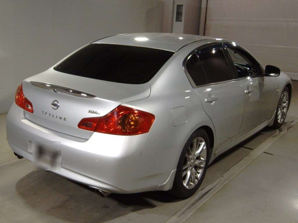 NISSAN SKYLINE