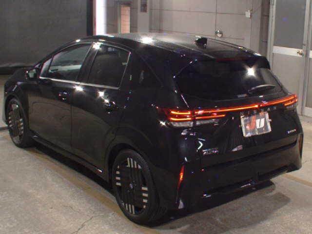 NISSAN AURA