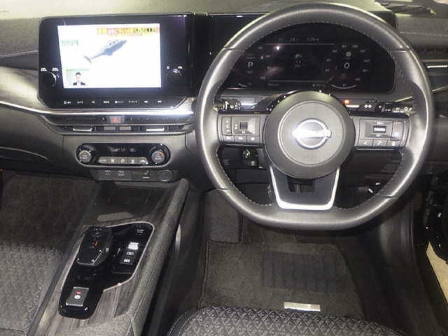 NISSAN AURA