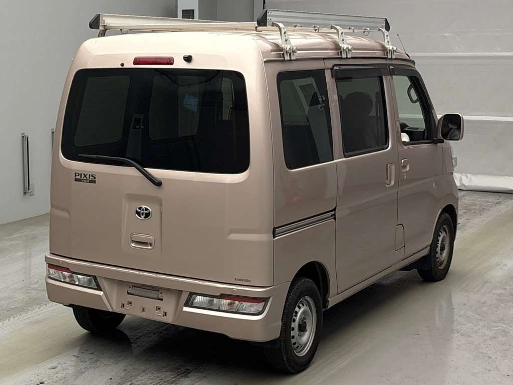 TOYOTA PIXIS VAN