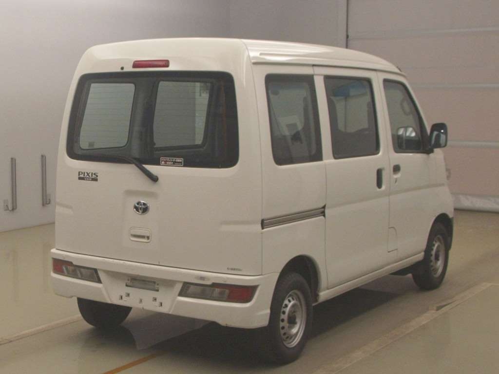TOYOTA PIXIS VAN