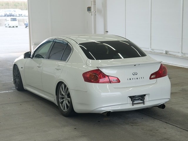 NISSAN SKYLINE