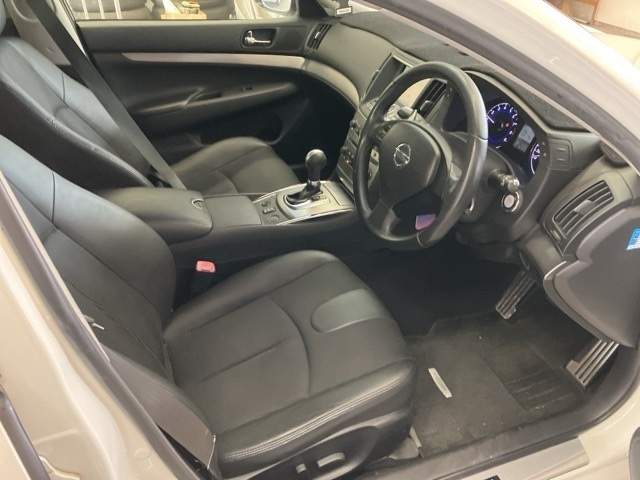 NISSAN SKYLINE