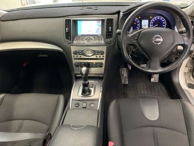 NISSAN SKYLINE