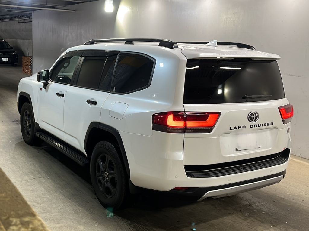 TOYOTA LAND CRUISER