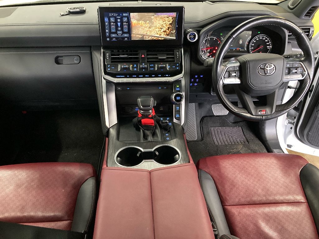 TOYOTA LAND CRUISER