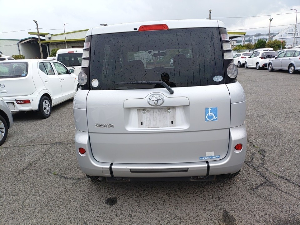 TOYOTA SIENTA