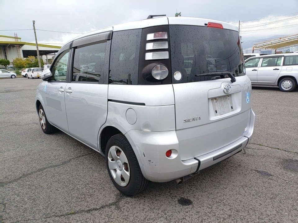 TOYOTA SIENTA