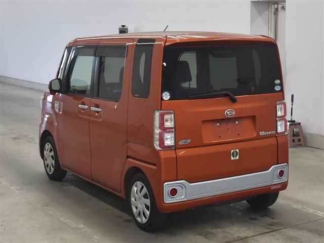 DAIHATSU WAKE