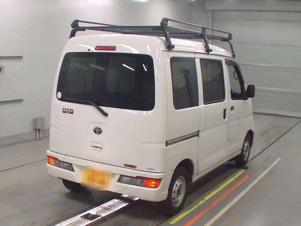 TOYOTA PIXIS VAN