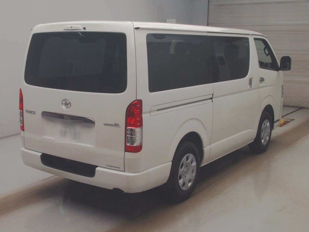 TOYOTA REGIUS ACE