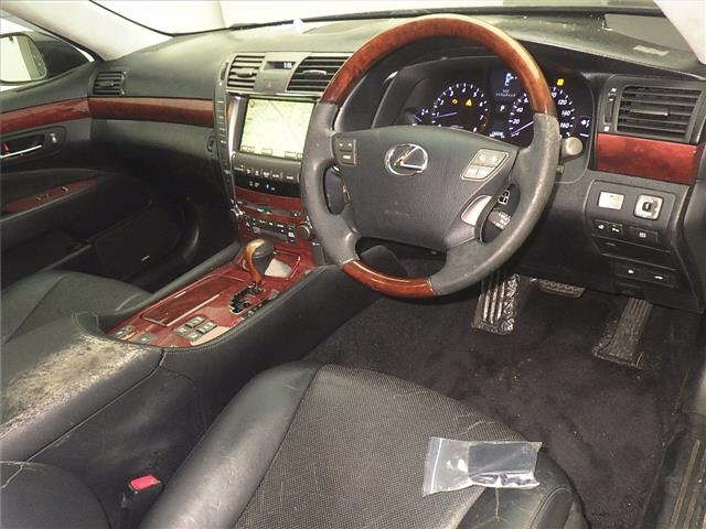 LEXUS LS460