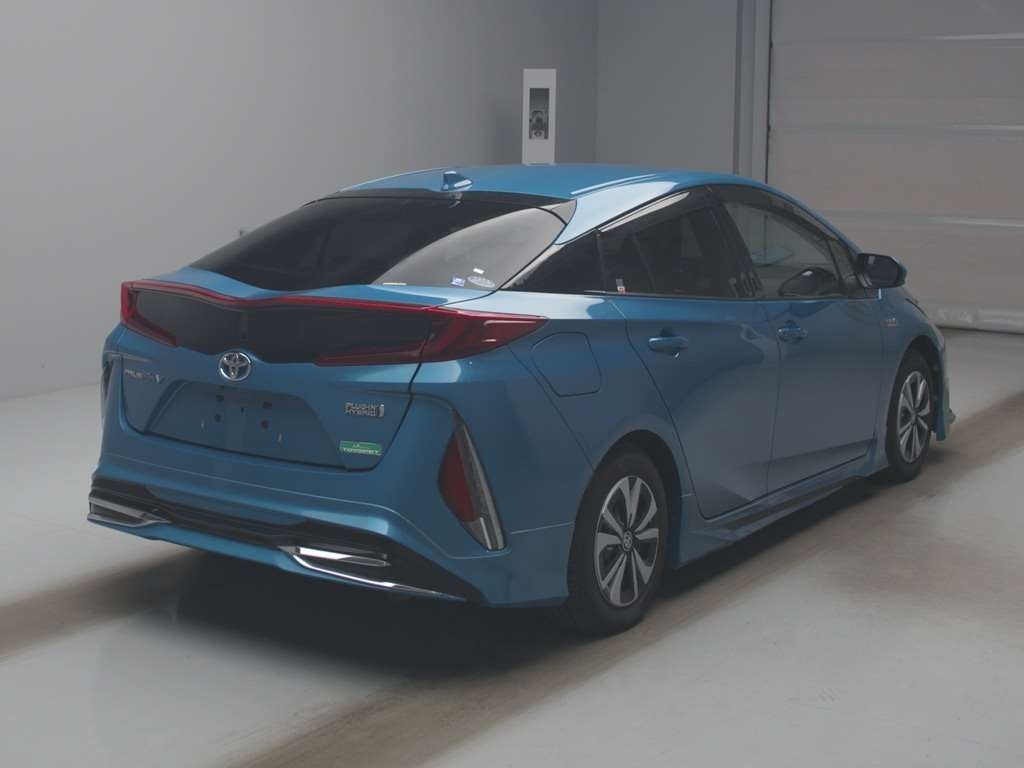 TOYOTA PRIUS PHV