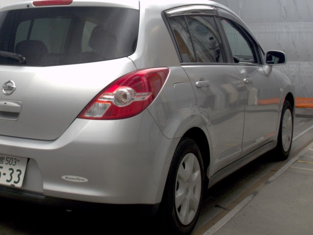 NISSAN TIIDA