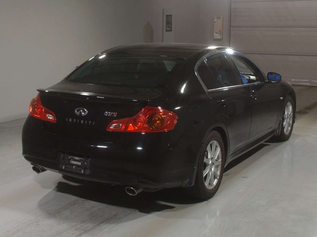 NISSAN SKYLINE