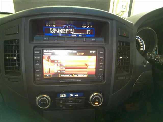 MITSUBISHI PAJERO