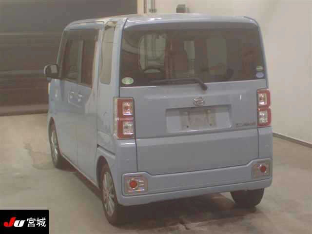 DAIHATSU WAKE