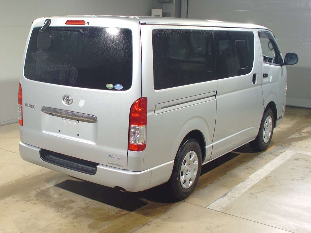 TOYOTA REGIUS ACE