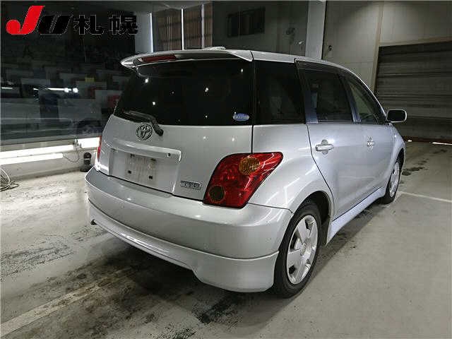 TOYOTA IST
