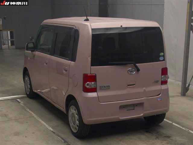 TOYOTA PIXIS SPACE