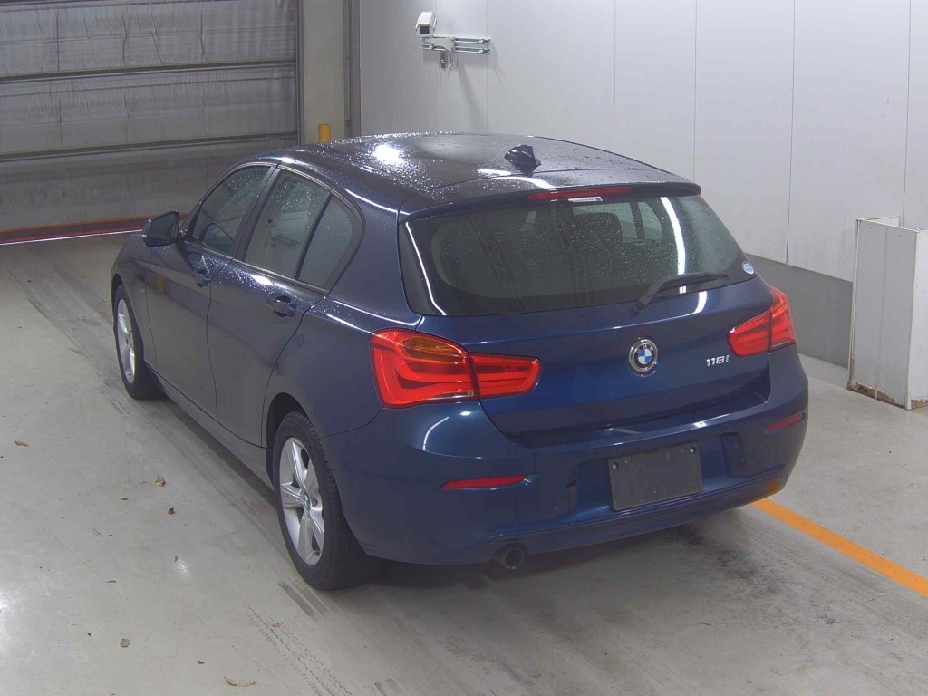 BMW 1-SERIES
