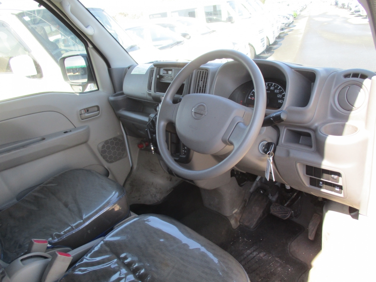 NISSAN NV100 CLIPPER