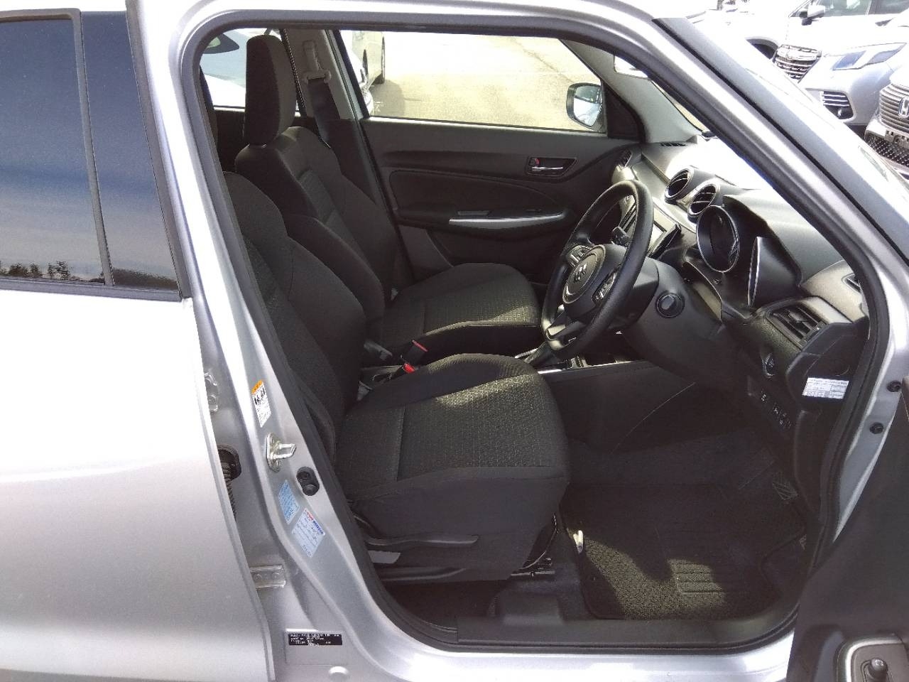 SUZUKI SWIFT