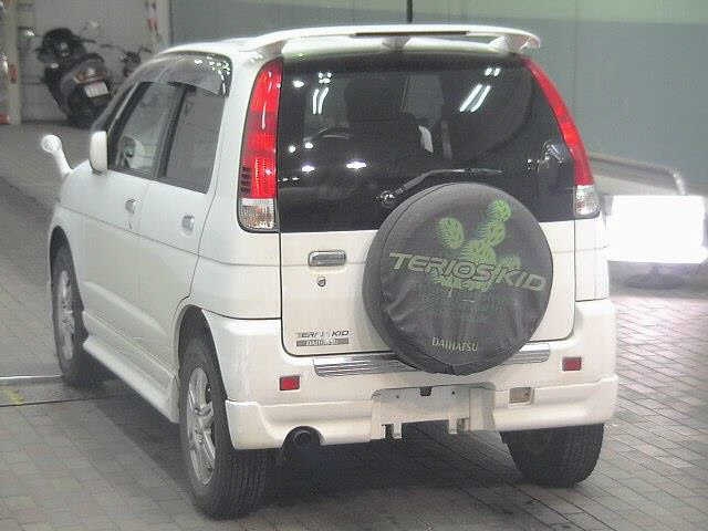 DAIHATSU TERIOS KID