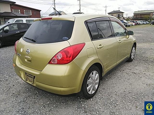 NISSAN TIIDA
