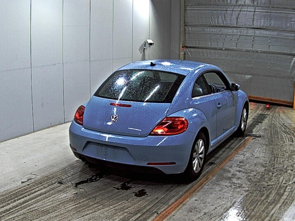 VOLKSWAGEN BEETLE